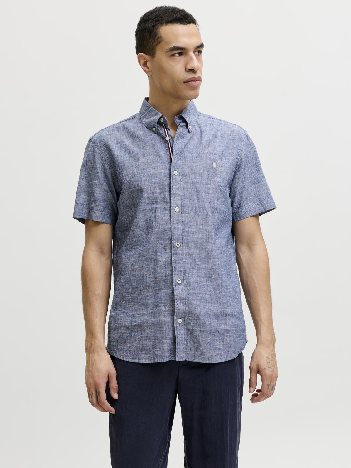 model_shot-front